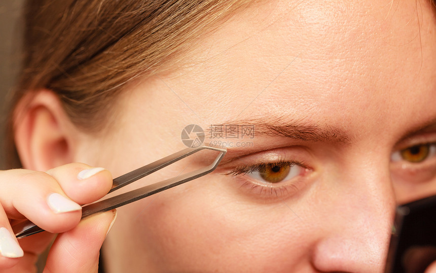 女人用小眉毛跟擦的眉毛图片