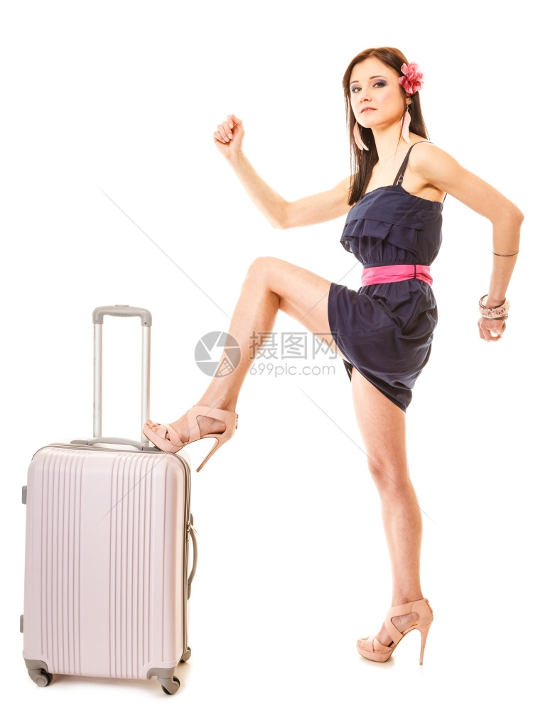 旅行假期概念年轻夏日时装女郎在航行中全身穿粉色行李袋的女孩图片