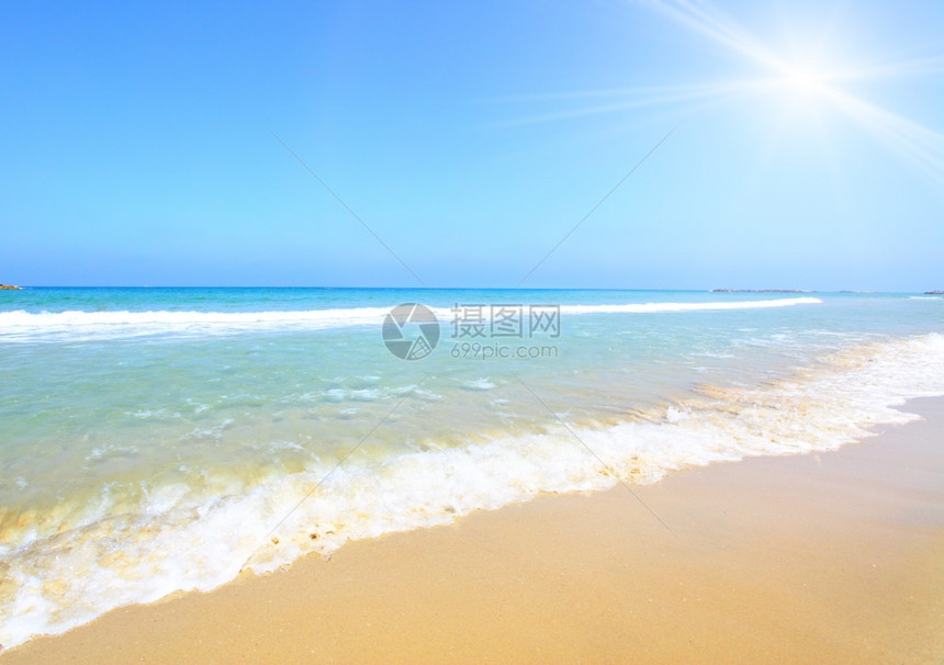 海滩太阳和可作为背景图片
