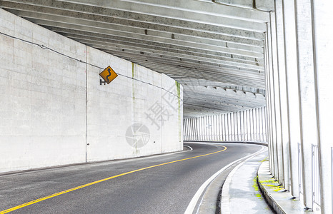 山区城市隧道内部图片