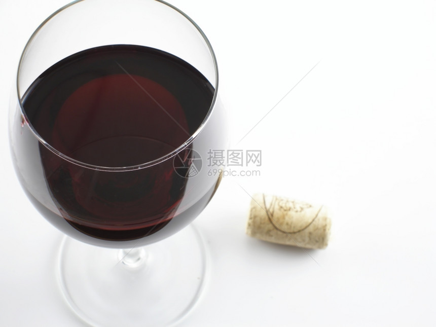一杯红葡萄酒图片
