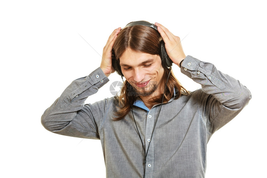有耳机的人听音乐有闲暇耳机的年轻人听音乐有闲暇图片