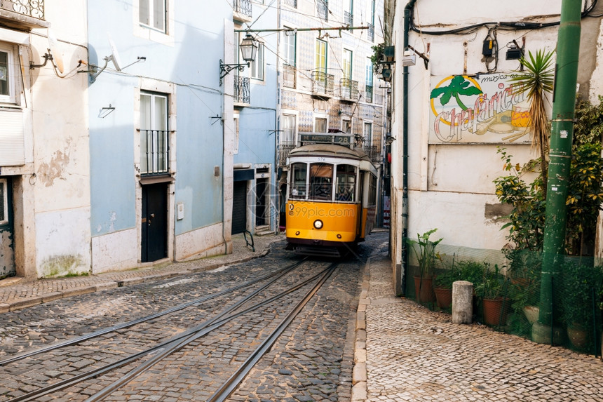 2016年月日葡萄牙里斯本旧传统电车图片