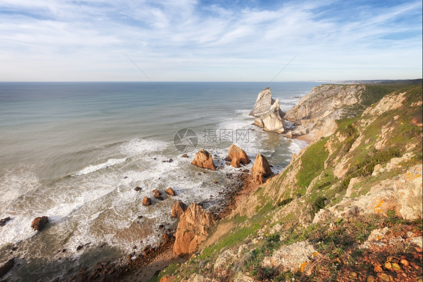 葡萄牙大西洋落岩海岸线图片