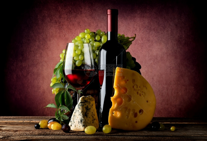 起司和葡萄酒无食之地的葡萄图片