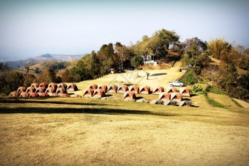 在泰国南SriNan公园Doi同道View的露营帐篷背景图片