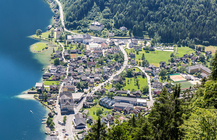 奥地利阿尔卑斯Hallstat村空中观察图片