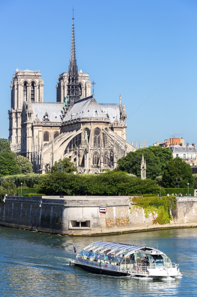 巴黎塞纳河旅游巡与勒姆斯大教堂图片