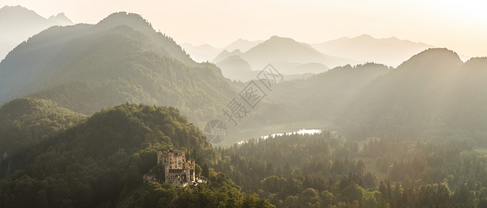 德国弗森巴伐利亚霍亨施旺高城堡美丽的夏日夕阳风景图片