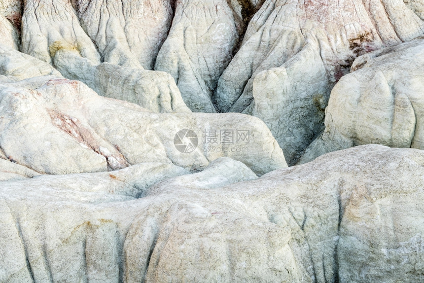 科罗拉多州斯普林附近卡尔汉的油漆矿解释公园的陶土侵蚀地质构造图片