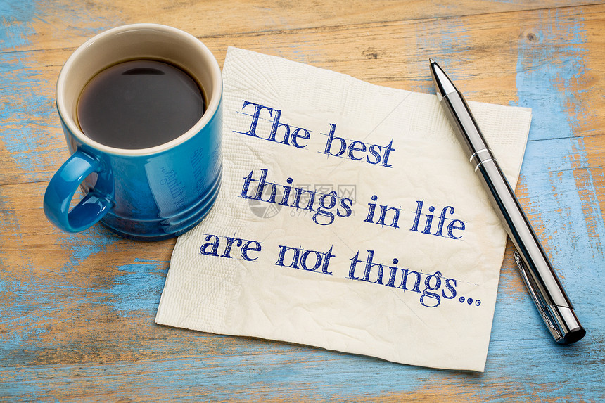 人生中最美好的东西不是手写在餐巾纸上一杯咖啡图片