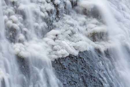 秋田瀑布的雪图片