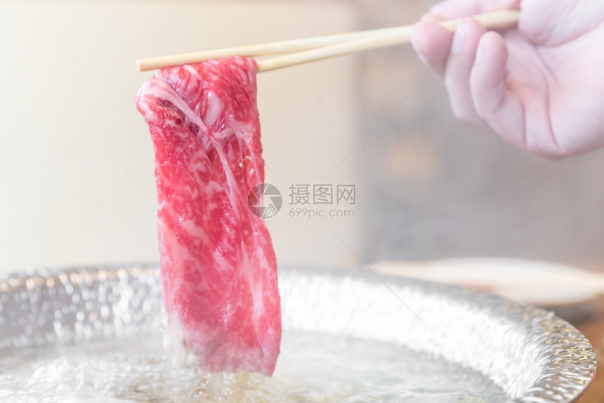 蒸汽的BeeWagyuA5ShabushabuGroumet日本热锅烹饪图片