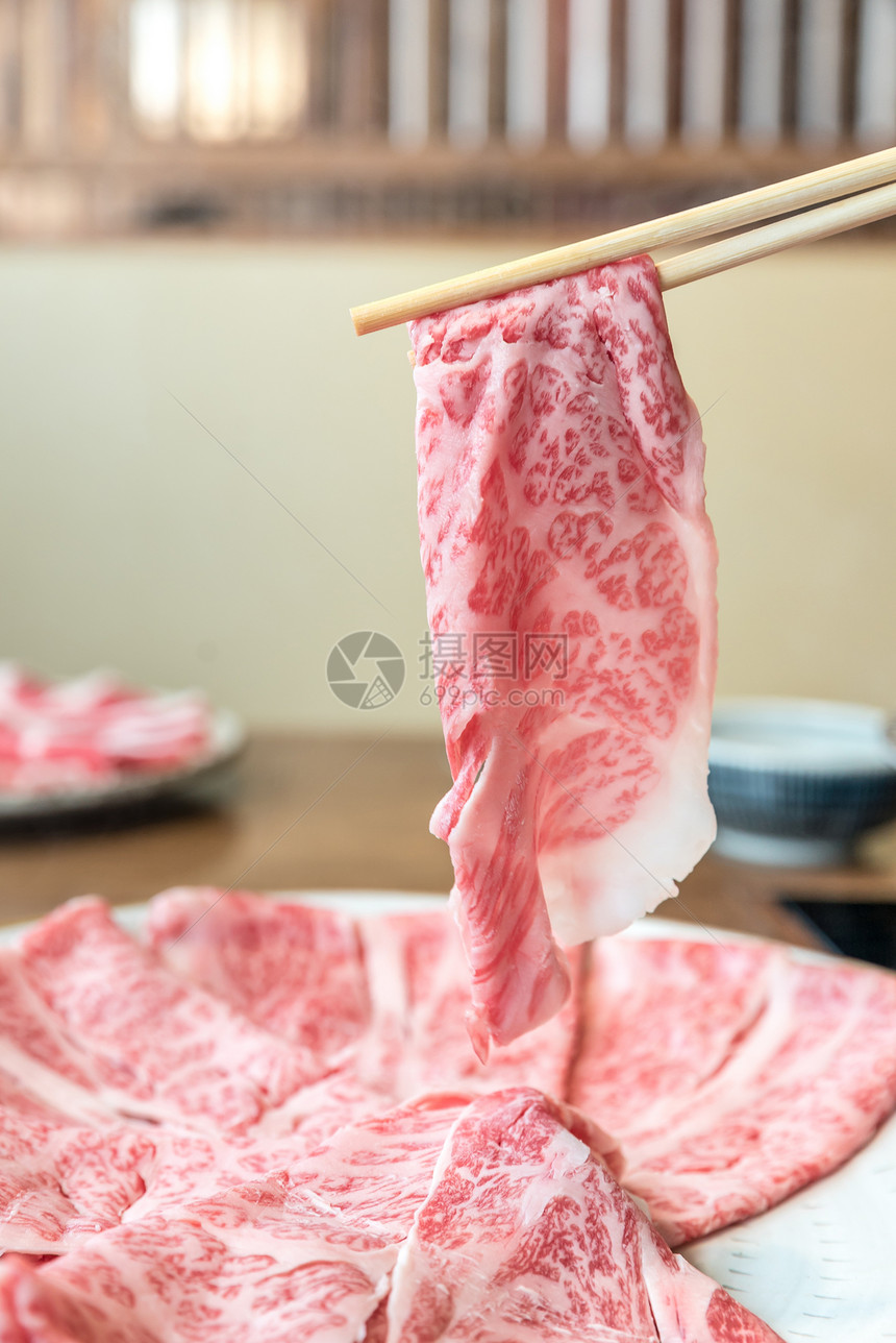 蒸汽的BeeWagyuA5ShabushabuGroumet日本热锅烹饪图片