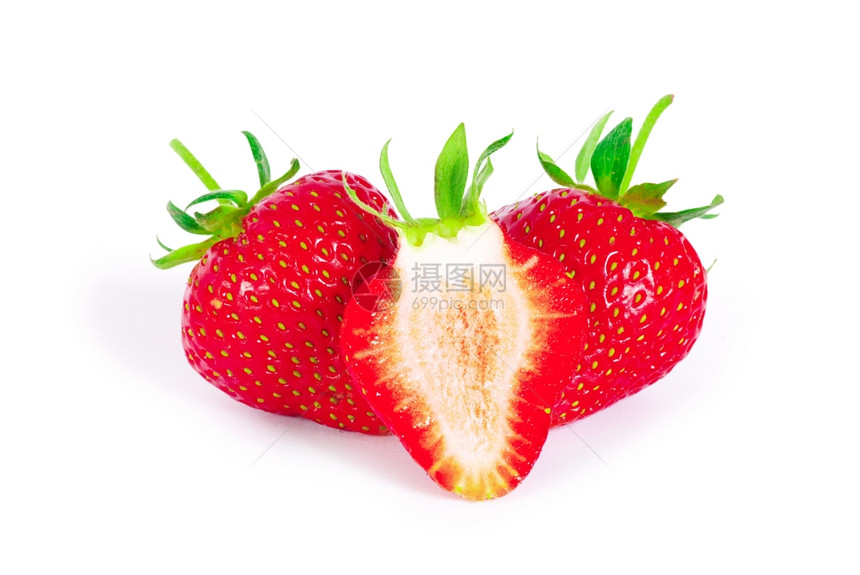 在白色背景中隔离的草莓图片