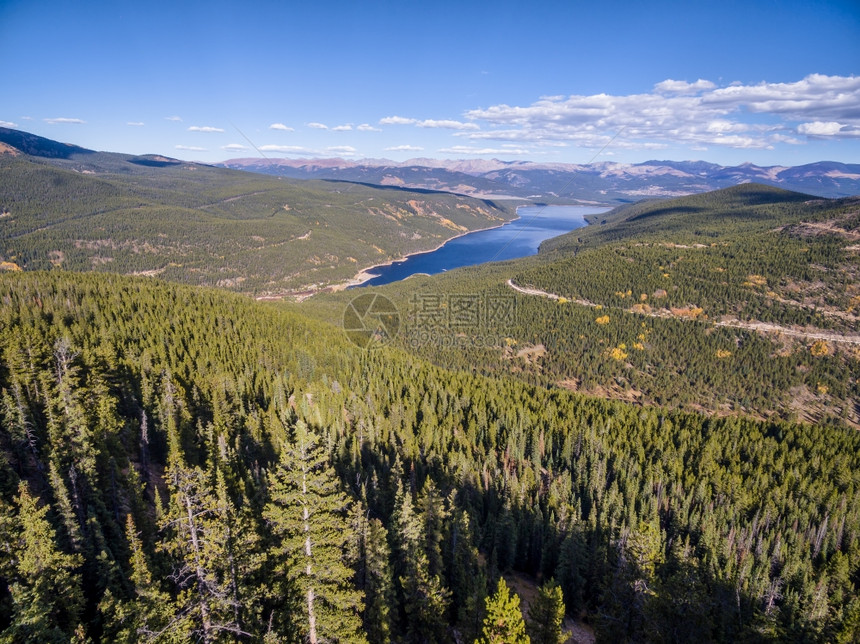 科罗拉多Leadville附近洛基山脉的绿松石湖和HagermanPass公路空中观察图片