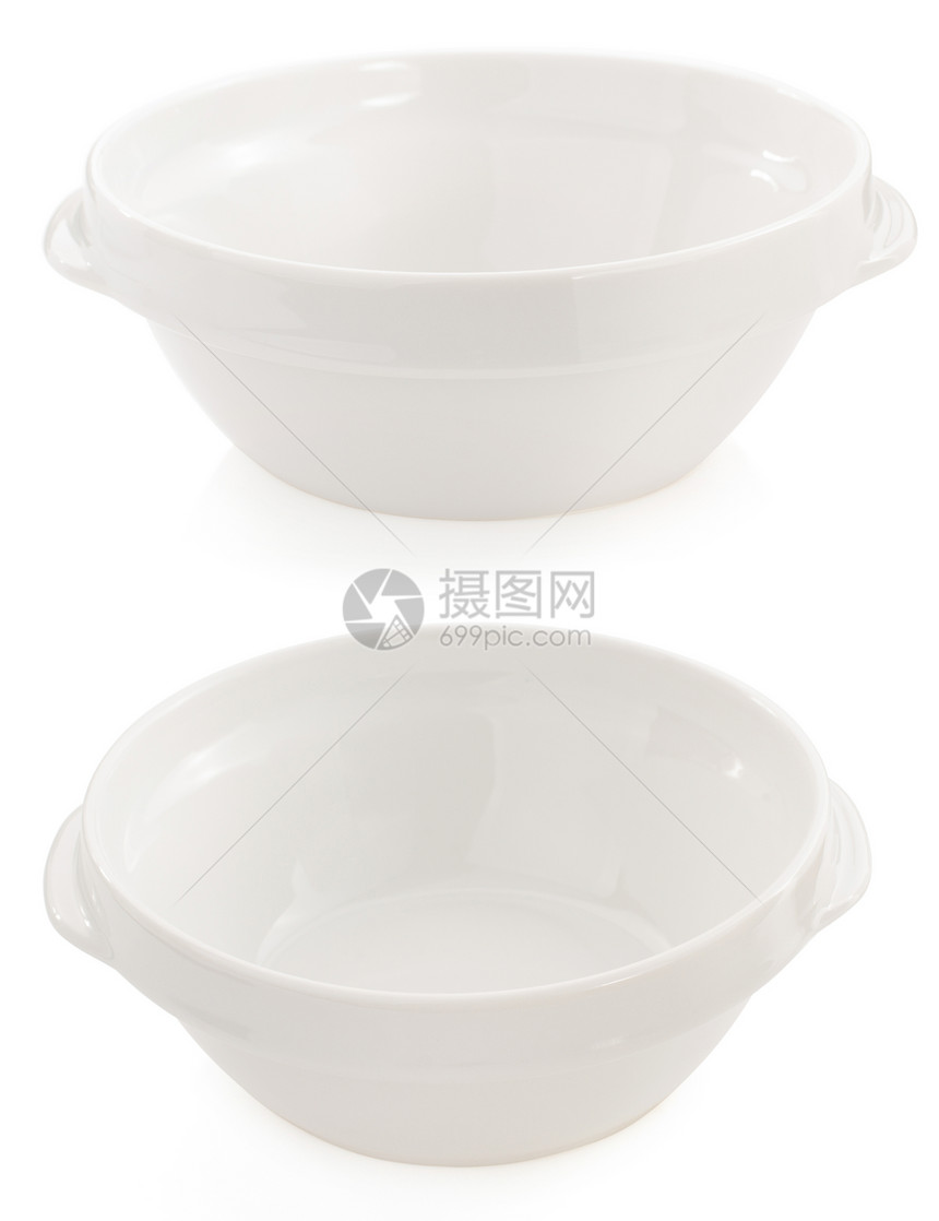 白色背景中孤立的空陶瓷碗图片