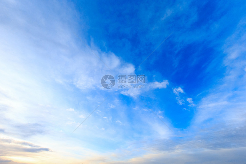 蓝色天空背景有小云xAxA蓝天空背景有小云xA图片