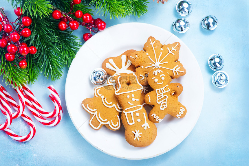 餐桌上的饼干和糖果圣诞节背景图片
