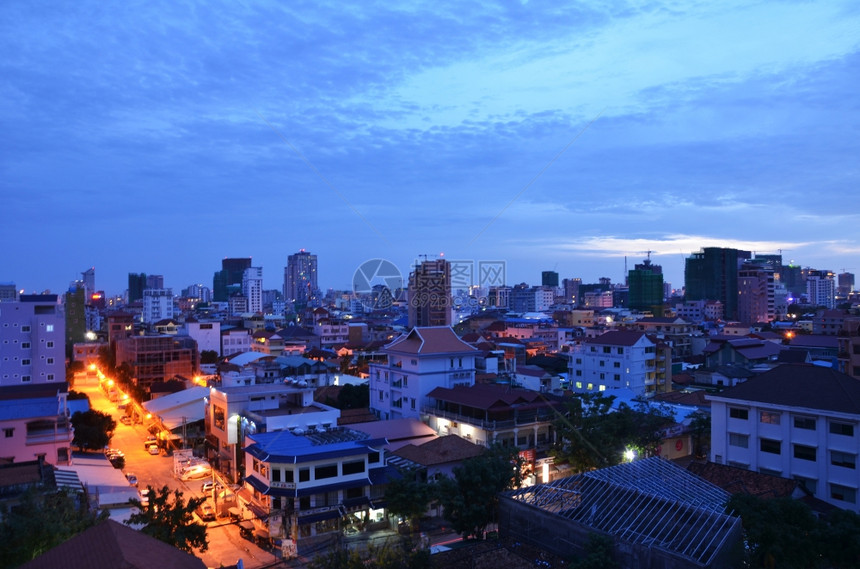清晨的金边城柬埔寨图片