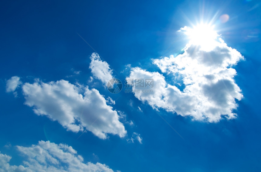 蓝天空背景云微小图片