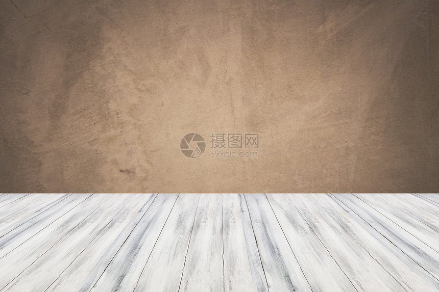 带混凝土壁背景的空白顶木板桌用于产品显示图片