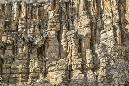 带有柱和的沙石悬崖州桥附近的科罗拉多图片