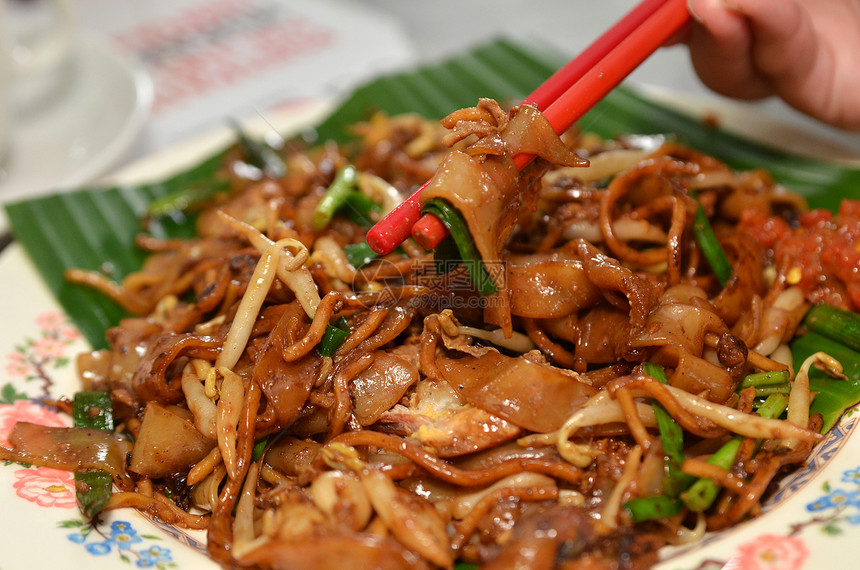 FriedPenangCharKueyTeow是马来西亚流行的面条菜图片