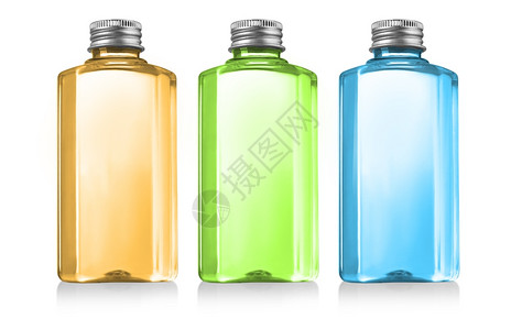 易燃液体白色背景上有清晰液体的美丽彩色瓶子并有剪切路径背景