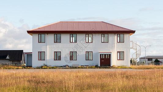 在前美国武装部队冰岛基地上废弃的建筑图片