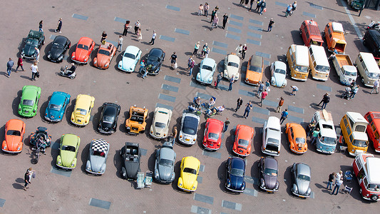 大众途锐汽车2016年5月8日荷兰列乌沃登2016年5月8日在荷兰利乌沃登举行大众蜂巢俱乐部集会背景