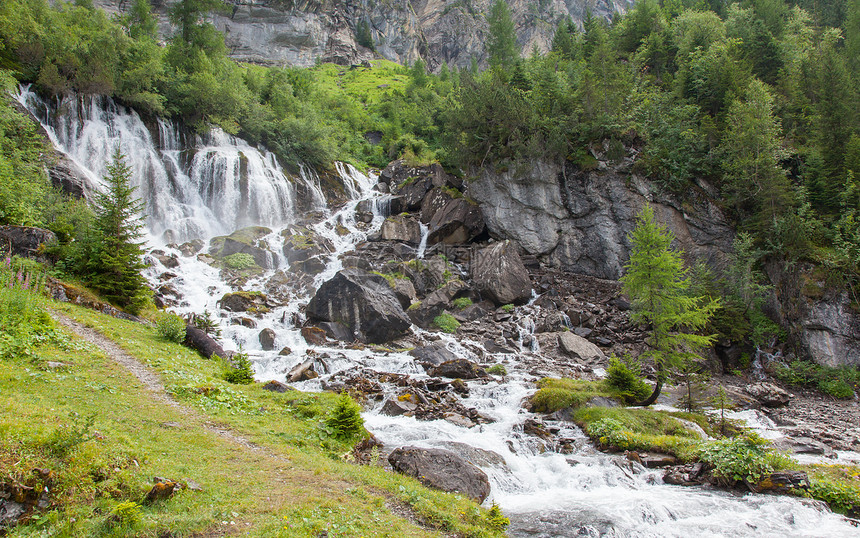 森林瀑布瑞士洪水泛滥图片