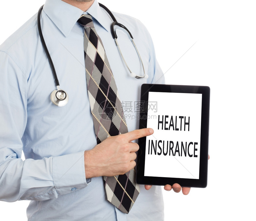 医生被孤立在白背面持有数字平板电脑健康保险图片
