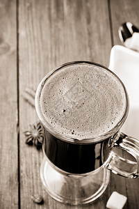 黑色的咖啡近距离视角图片