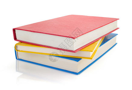 红色文案白色背景上孤立的堆积书籍背景