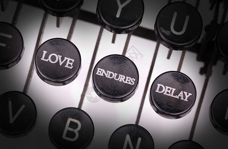 有特殊按钮的打字机爱情会持续延迟图片