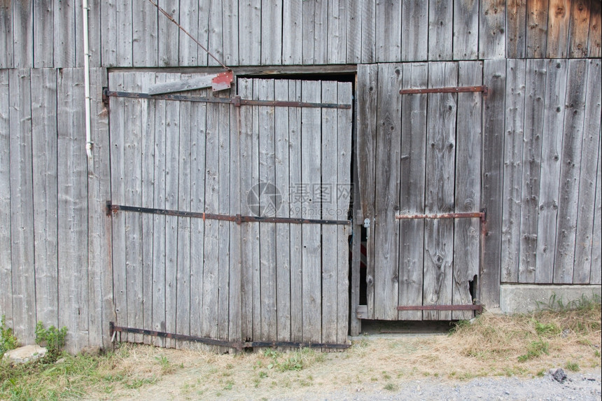 瑞士木棚旧门图片