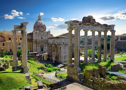 意大利阳光明媚的夏日罗马论坛废墟图片