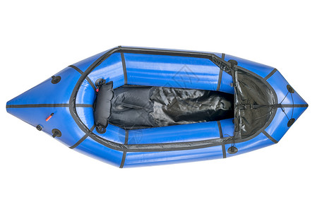 蓝色背包用于探险或赛的单人轻型木筏用剪切路径顶视图片