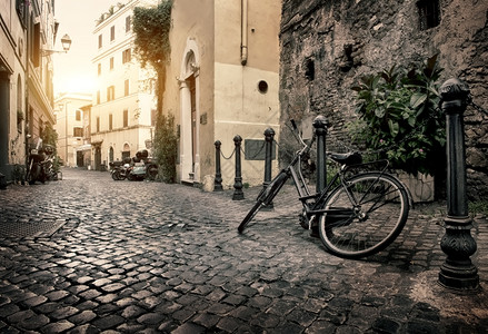 彭蒂弗尔意大利罗马Trastevere街上的自行车背景