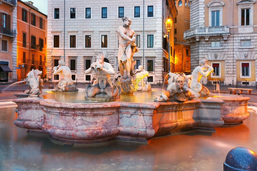 早上在意大利罗马的纳沃广场图片