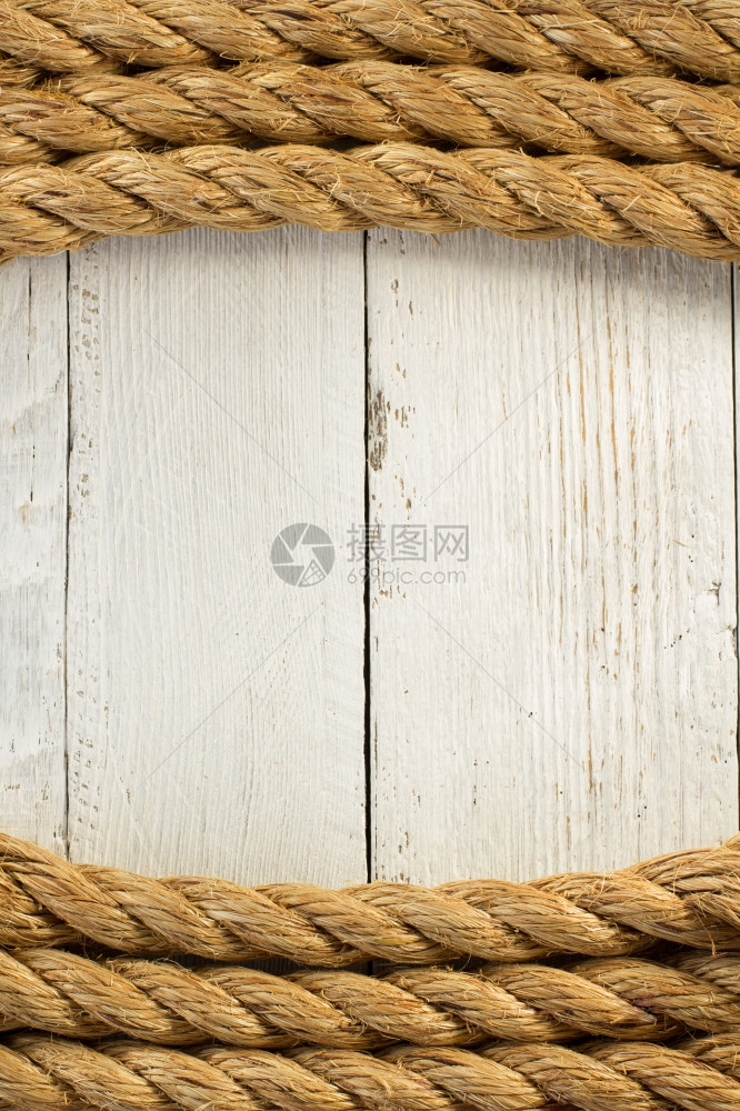 木制背景的船绳图片