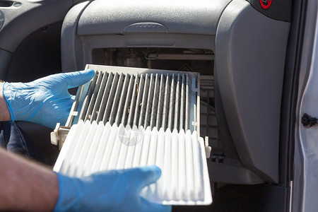 汽车的清洁和肮脏舱房空气过滤器更换舱房空气过滤器图片