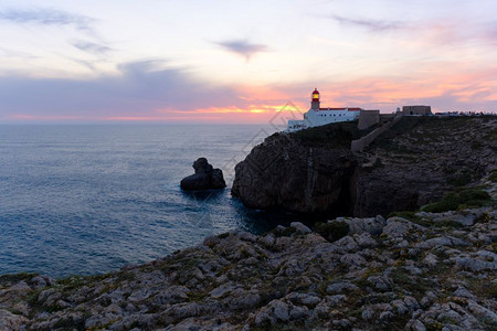 日落时圣文森特灯塔葡萄牙萨格雷斯图片