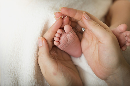 关紧带新生儿婴小脚的护理母亲图片
