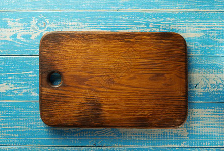 木制餐桌的切割板图片