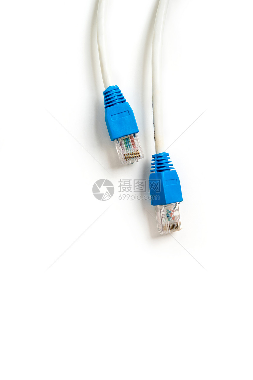 RJ45白色背景的网络电缆与连接器图片