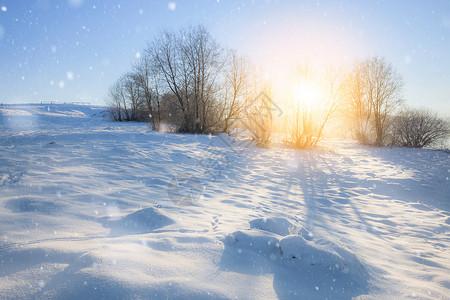 冬季高山雪地图片