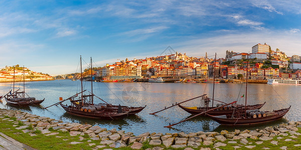 葡萄牙波尔图多罗河上的拉贝船图片