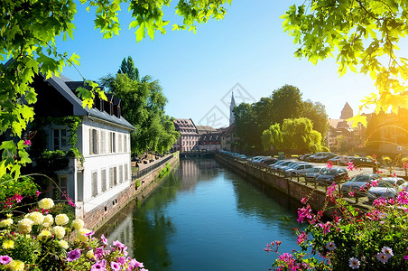 法国温暖的夏日斯特拉堡市风景高清图片